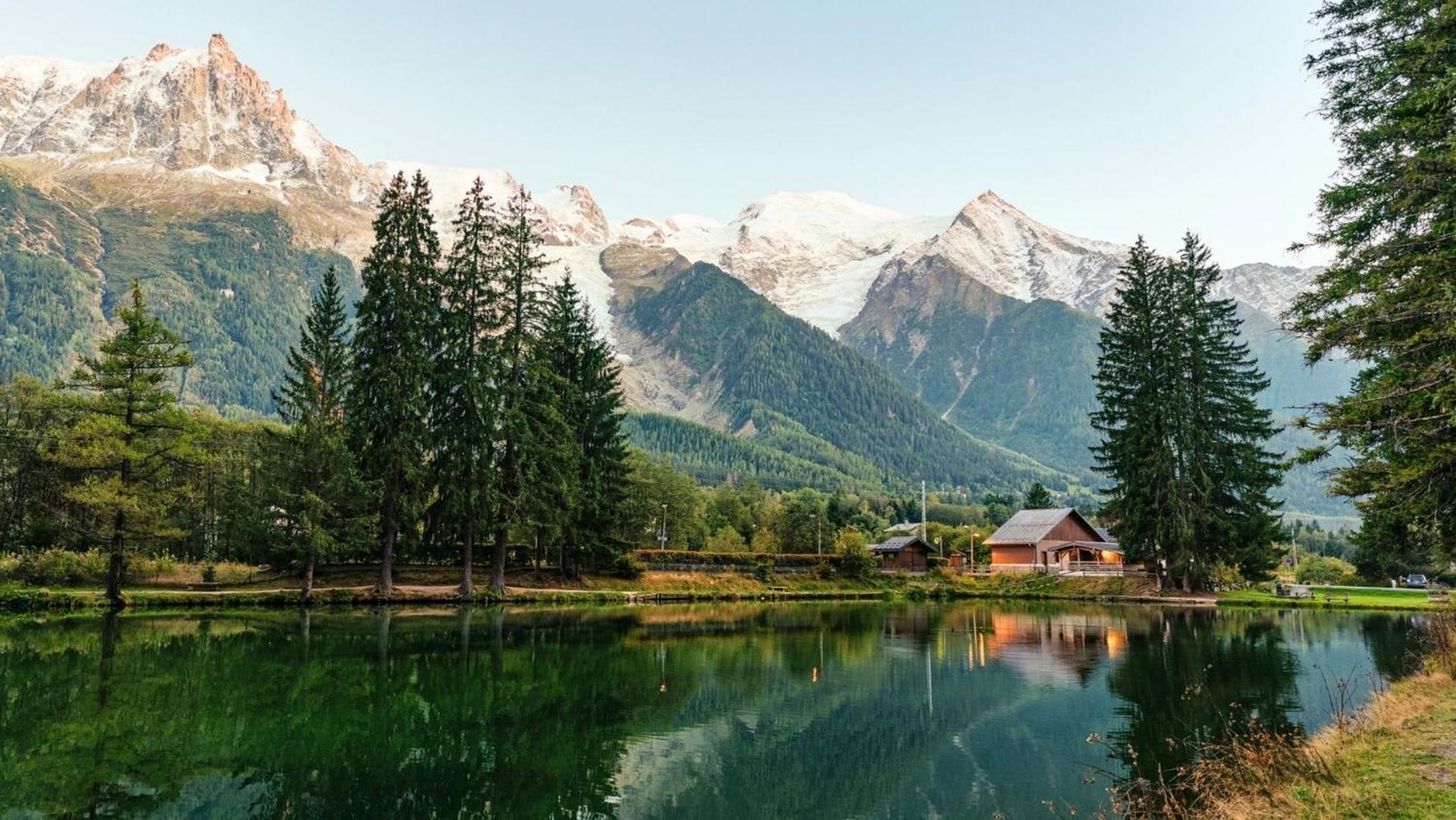 Apartment Au Bon Coin - Luxury Chamonix Hidden Haven, Mont Blanc View, Hot Tub And Garden Exterior foto