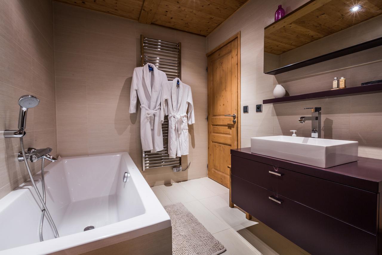 Apartment Au Bon Coin - Luxury Chamonix Hidden Haven, Mont Blanc View, Hot Tub And Garden Exterior foto